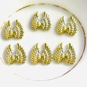 Gold tone Wing Nail Charms or DIY tad Oversize 6 pieces